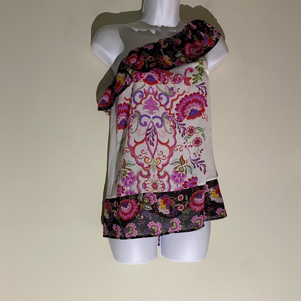 Francesca’s One Shoulder Floral Ruffle Top - Picture 10 of 16